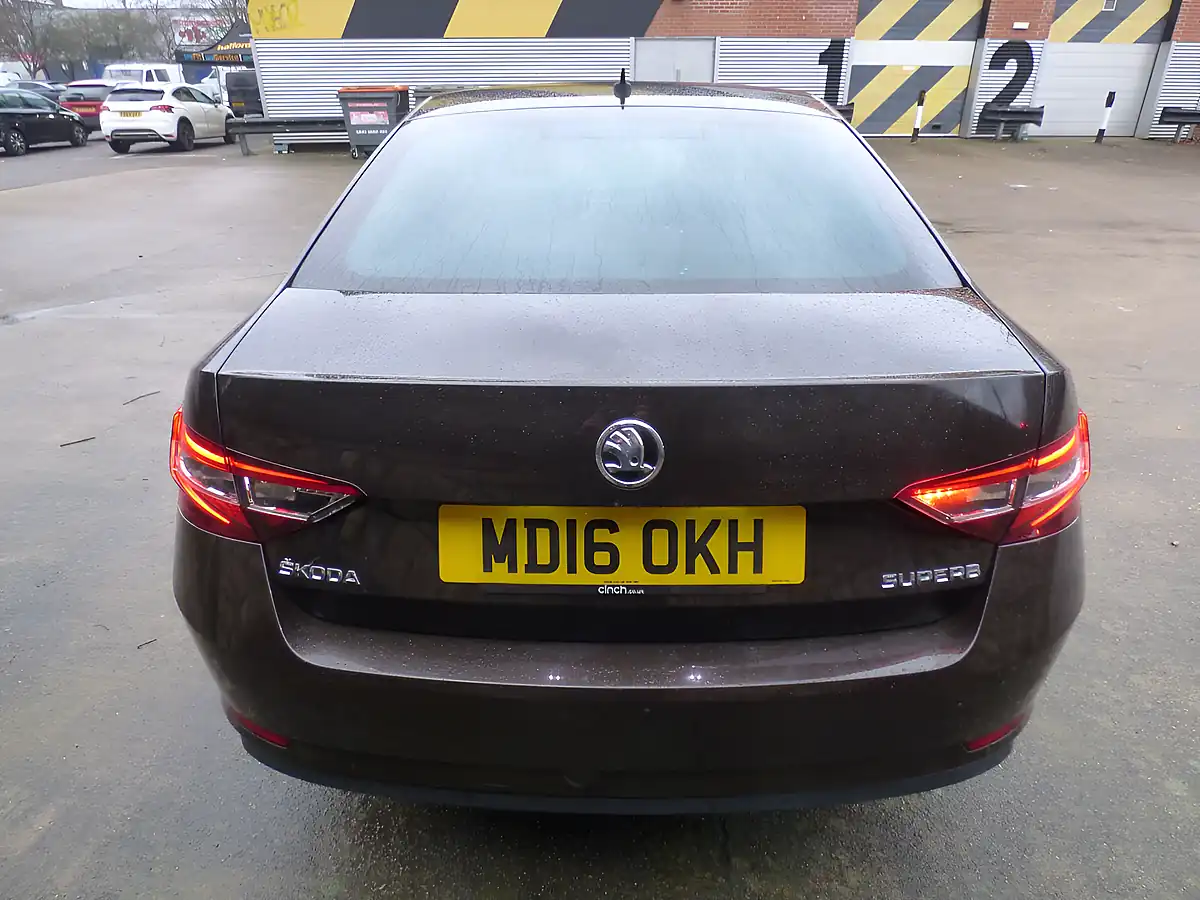 Used 2016 Skoda Superb Se L Executive Brown - Interior and Exterior details 4