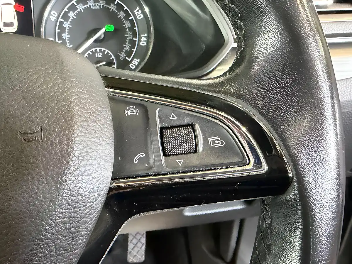 Used 2016 Skoda Superb Se L Executive Grey - Interior and Exterior details 12