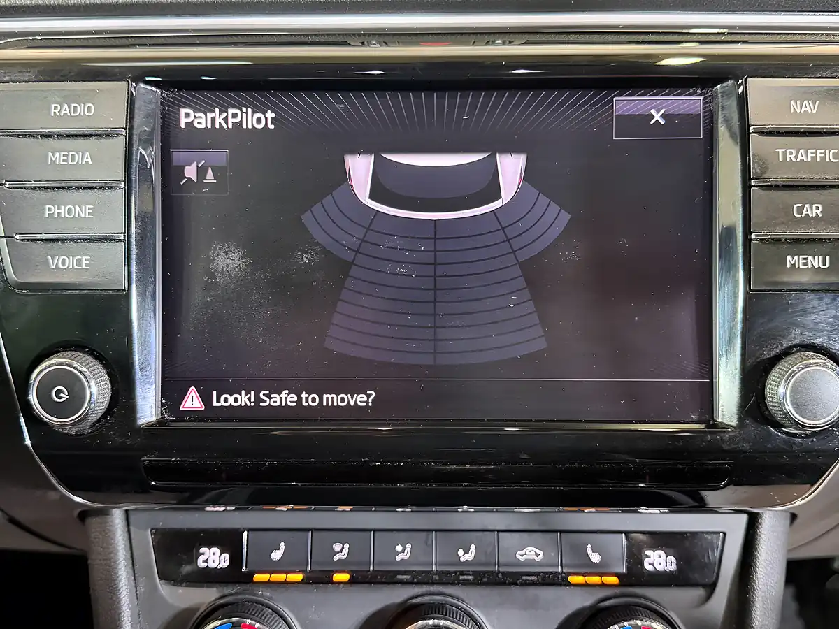 Used 2016 Skoda Superb Se L Executive Grey - Interior and Exterior details 13