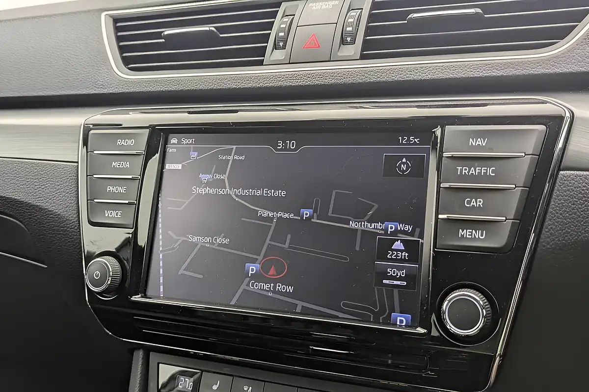 Used 2016 Skoda Superb Se L Executive Grey - Interior and Exterior details 10