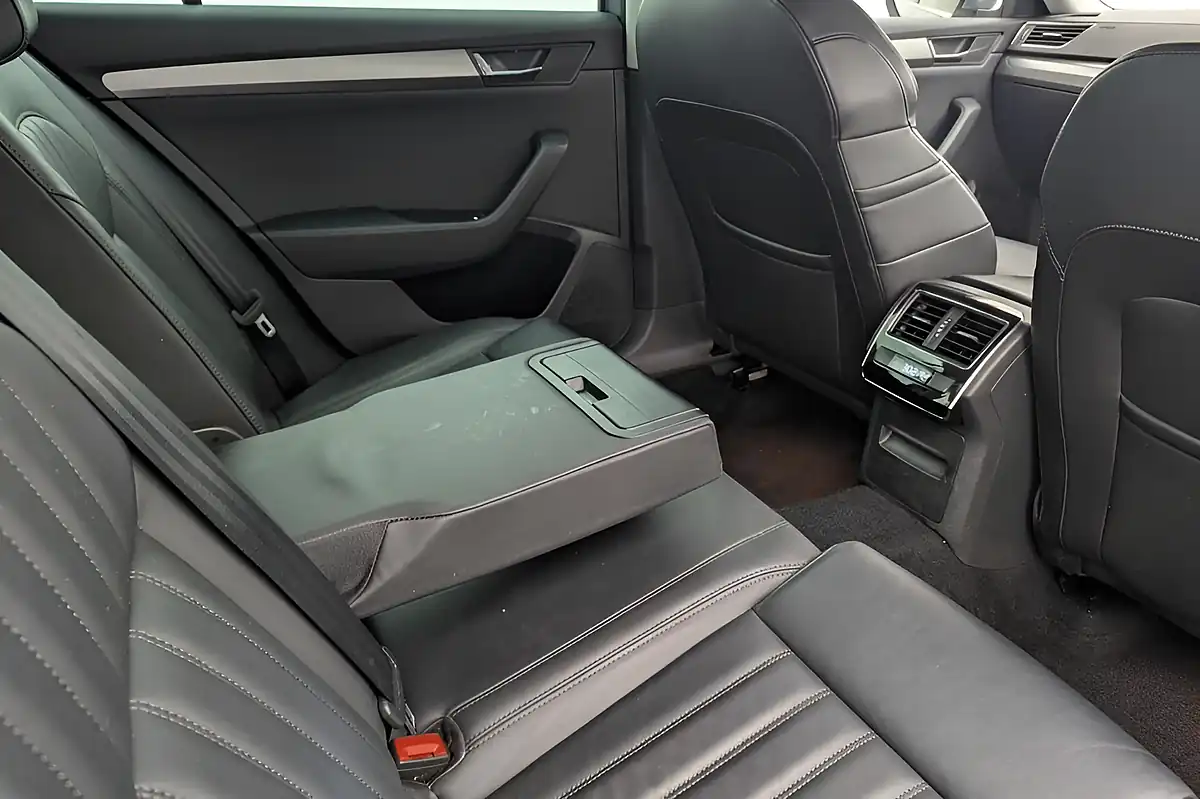 Used 2016 Skoda Superb Se L Executive Grey - Interior and Exterior details 14