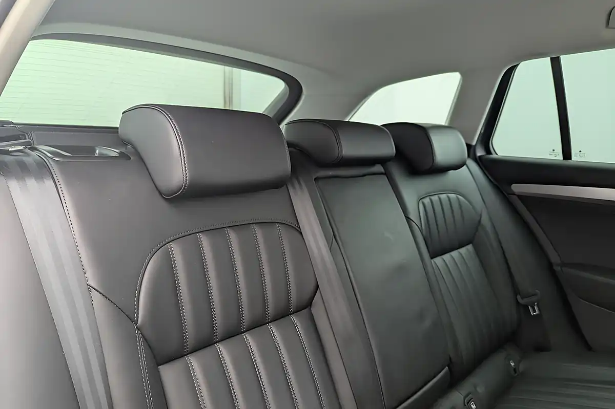 Used 2016 Skoda Superb Se L Executive Grey - Interior and Exterior details 16