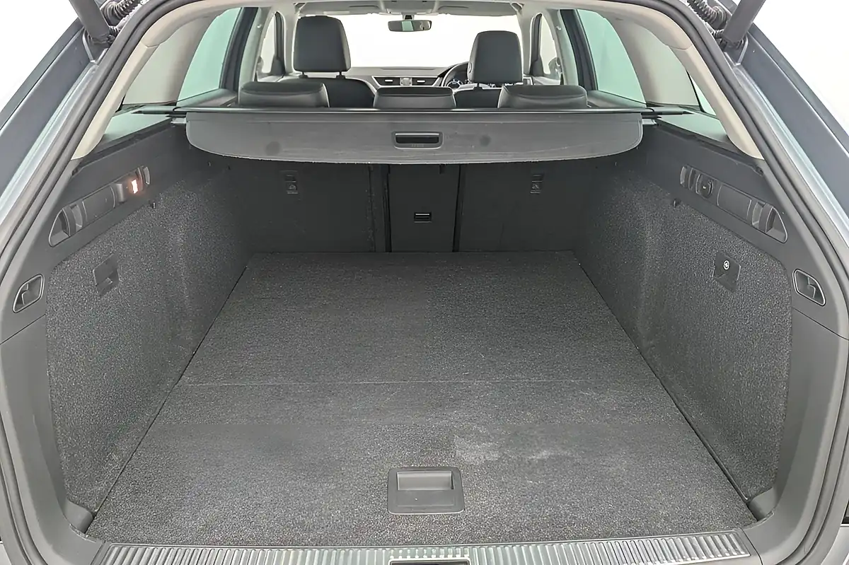 Used 2016 Skoda Superb Se L Executive Grey - Interior and Exterior details 17