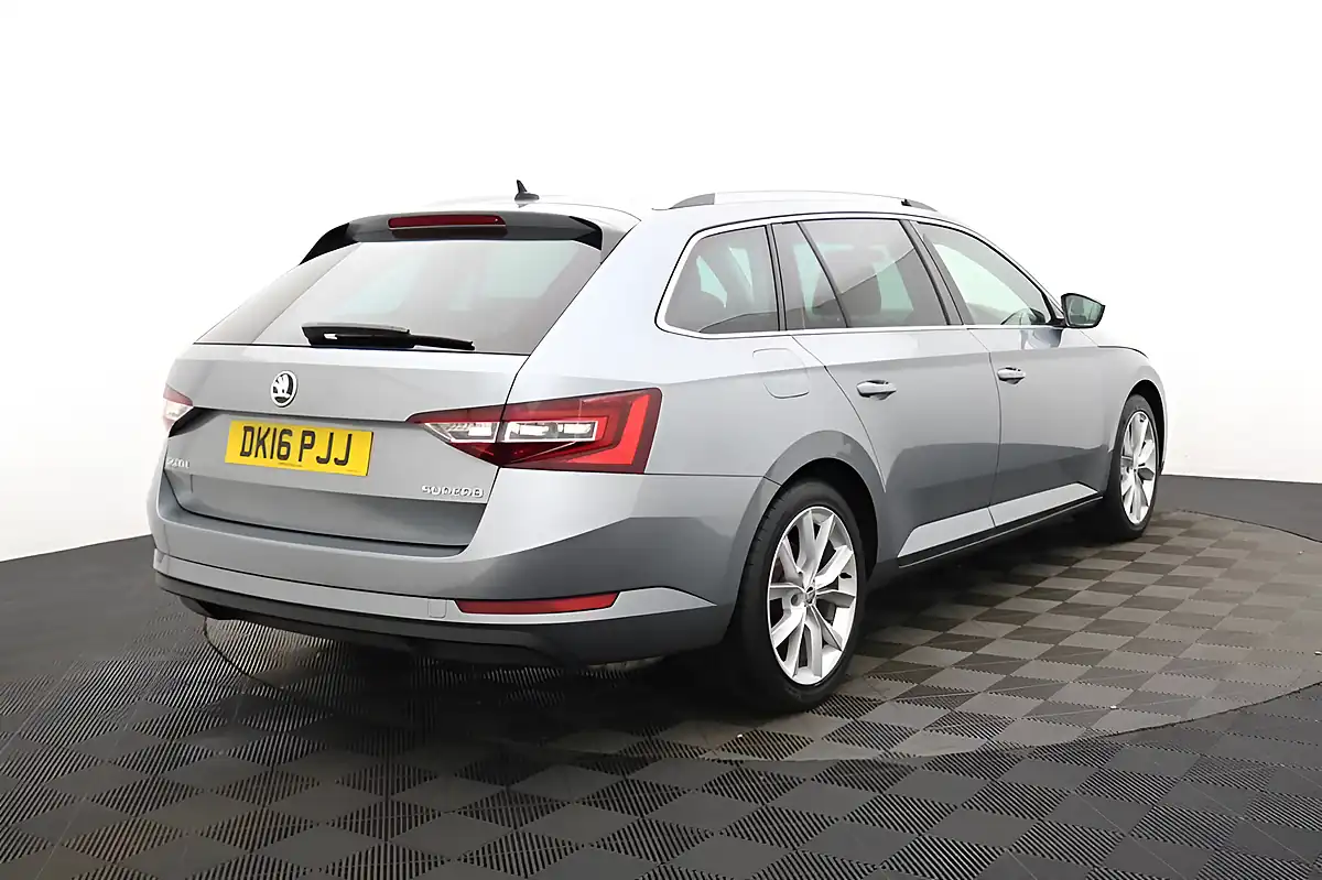 Used 2016 Skoda Superb Se L Executive Grey - Interior and Exterior details 3