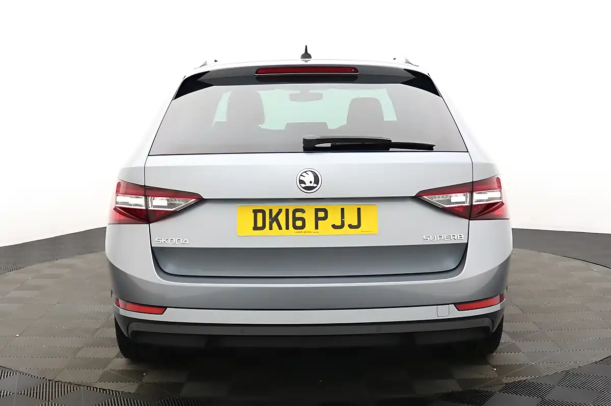 Used 2016 Skoda Superb Se L Executive Grey - Interior and Exterior details 4
