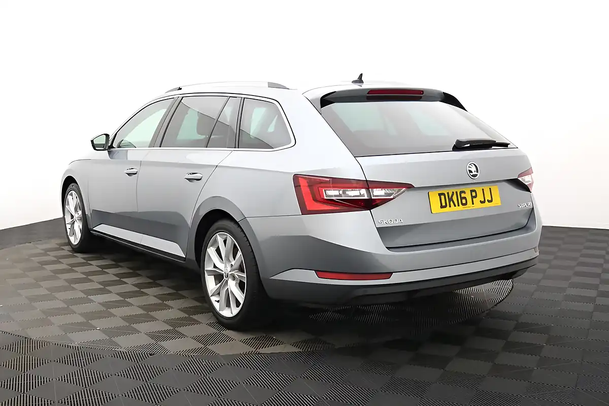 Used 2016 Skoda Superb Se L Executive Grey - Interior and Exterior details 5