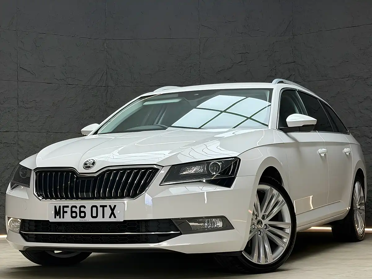 Used 2016 Skoda Superb Se L Executive White - Front View