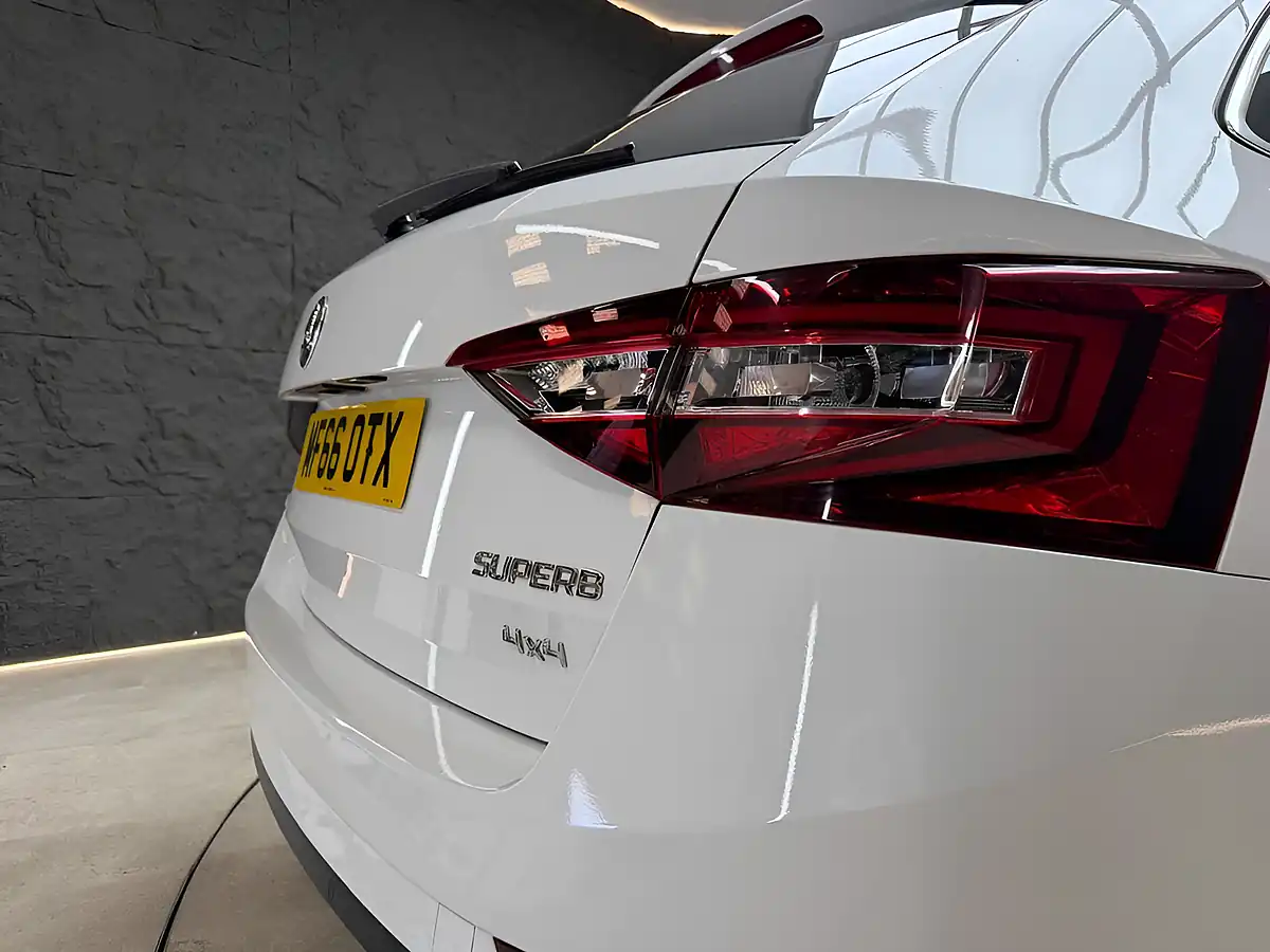 Used 2016 Skoda Superb Se L Executive White - Interior and Exterior details 15