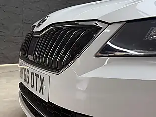 Used 2016 Skoda Superb Se L Executive White - Interior and Exterior details 5