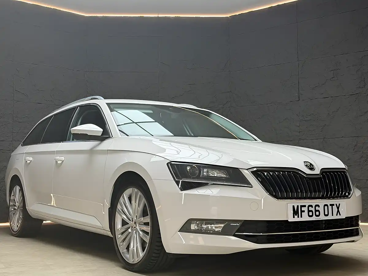 Used 2016 Skoda Superb Se L Executive White - Interior and Exterior details 8