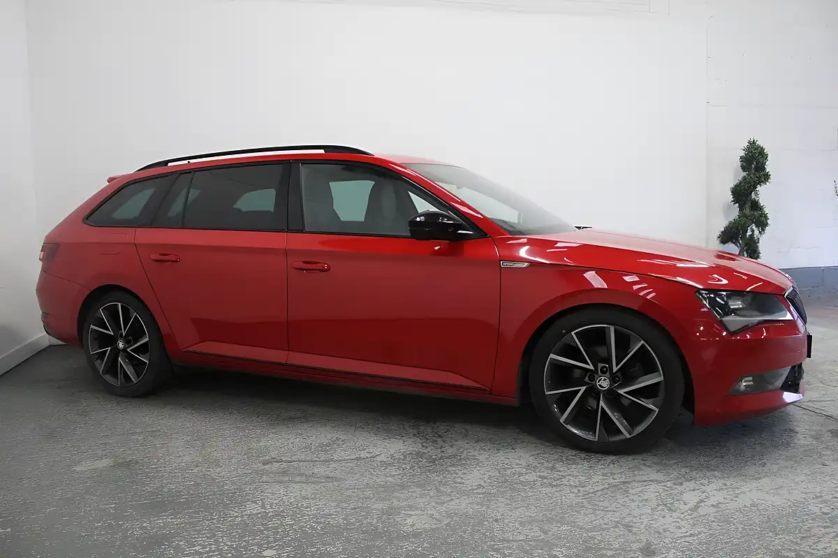 Used 2016 Skoda Superb Sportline Red - Interior and Exterior details 3