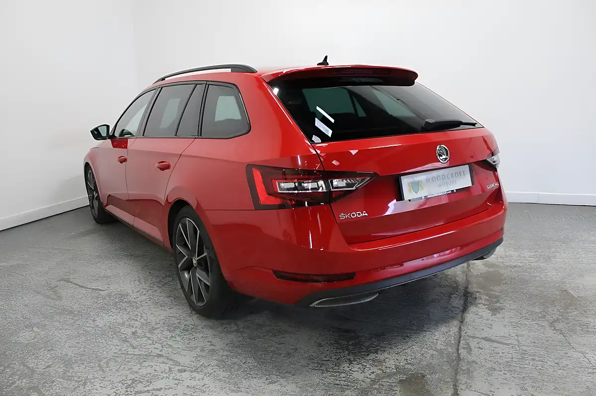 Used 2016 Skoda Superb Sportline Red - Interior and Exterior details 5