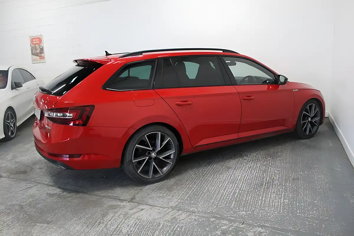 Used 2016 Skoda Superb Sportline Red - Interior and Exterior details 8