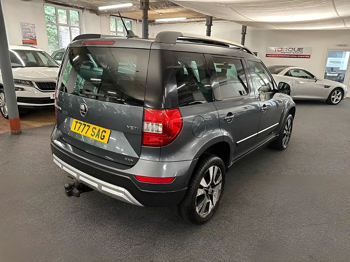 Used 2016 Skoda Yeti Laurin & Klement Outdoor Grey - Interior and Exterior details 13