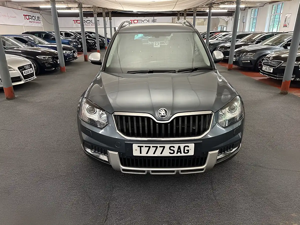 Used 2016 Skoda Yeti Laurin & Klement Outdoor Grey - Interior and Exterior details 2