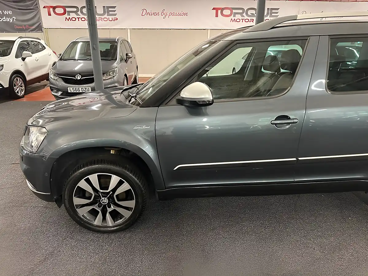 Used 2016 Skoda Yeti Laurin & Klement Outdoor Grey - Interior and Exterior details 5