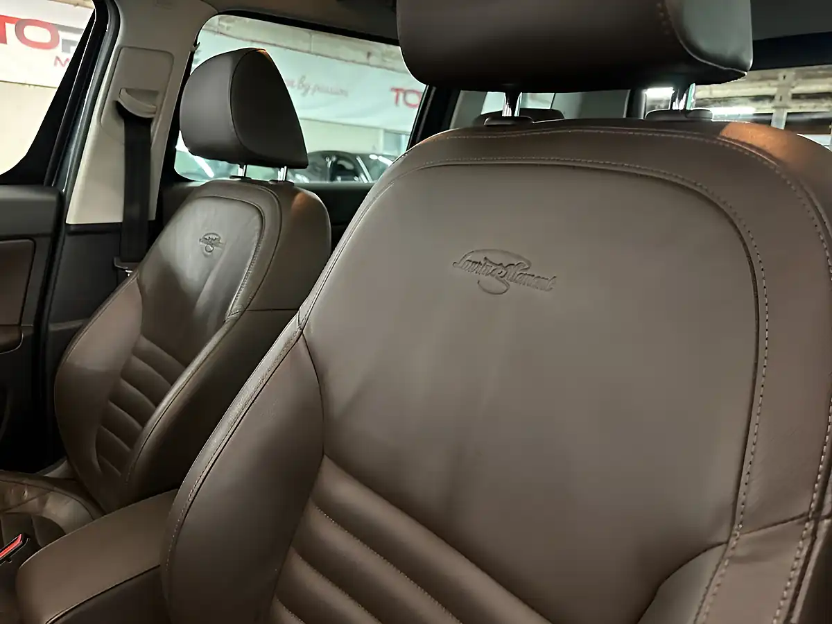 Used 2016 Skoda Yeti Laurin & Klement Outdoor Grey - Interior and Exterior details 9
