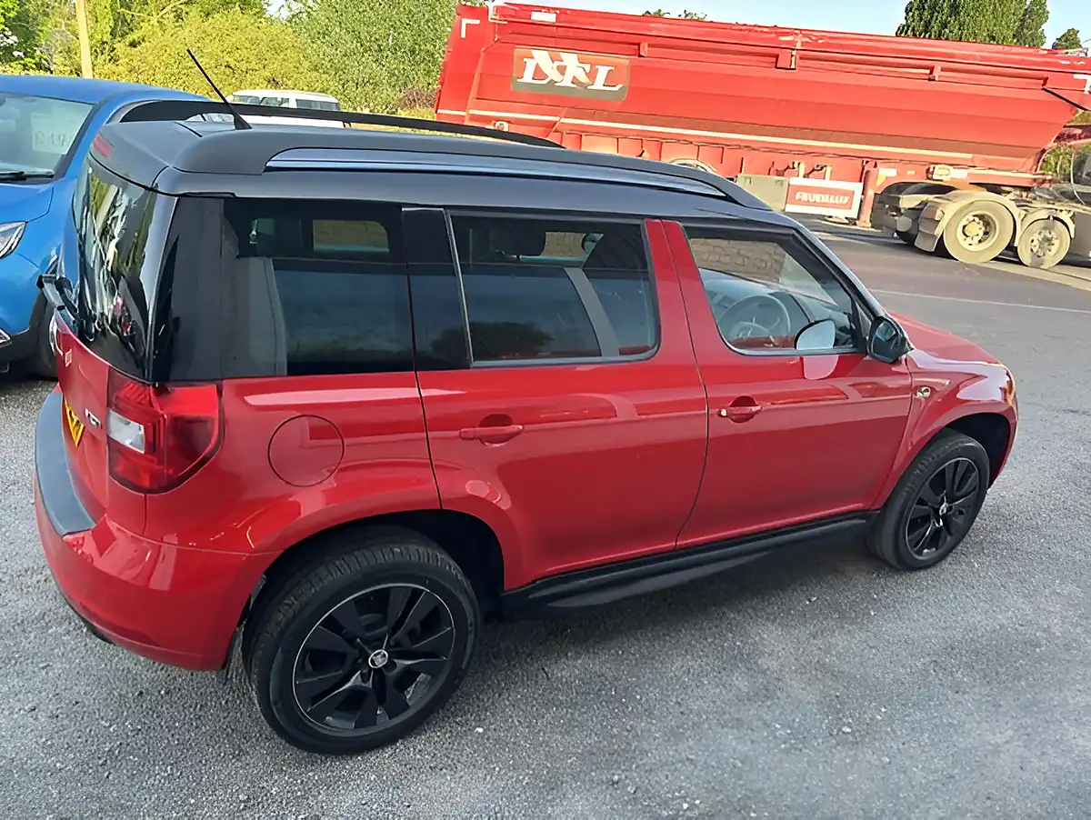 Used 2016 Skoda Yeti Monte Carlo Red/Black - Interior and Exterior details 2