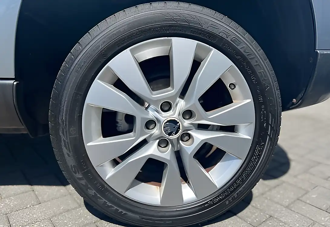 Used 2016 Skoda Yeti Outdoor Se L Business Grey Metallic - Interior and Exterior details 11