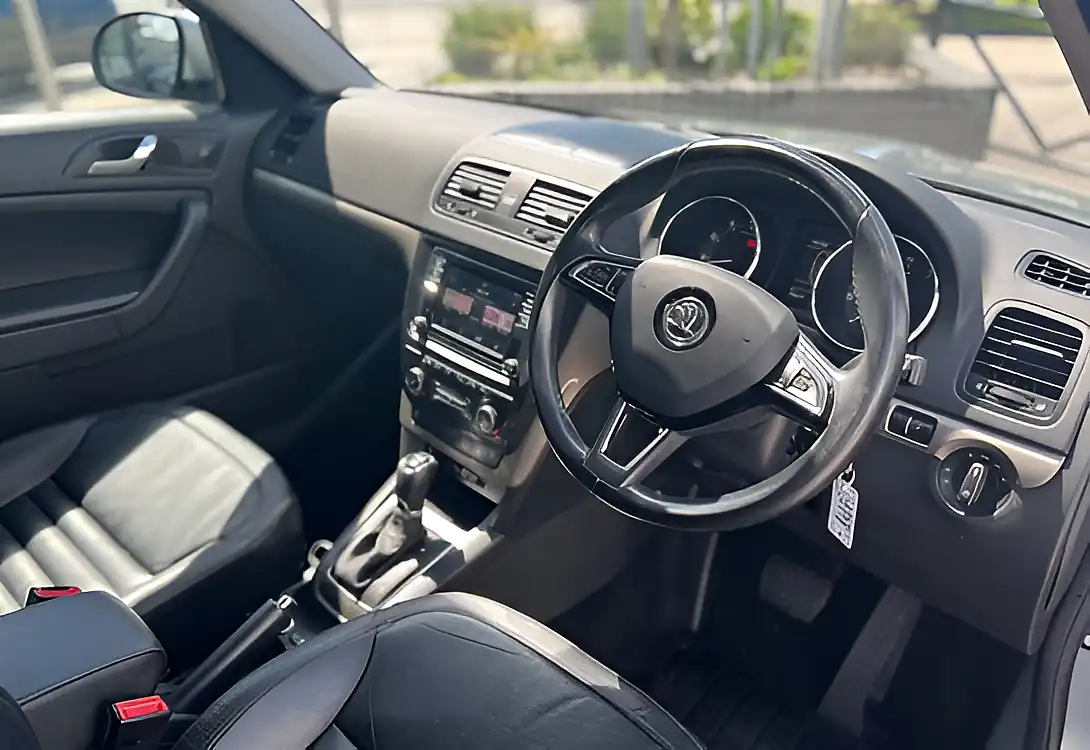 Used 2016 Skoda Yeti Outdoor Se L Business Grey Metallic - Interior and Exterior details 16