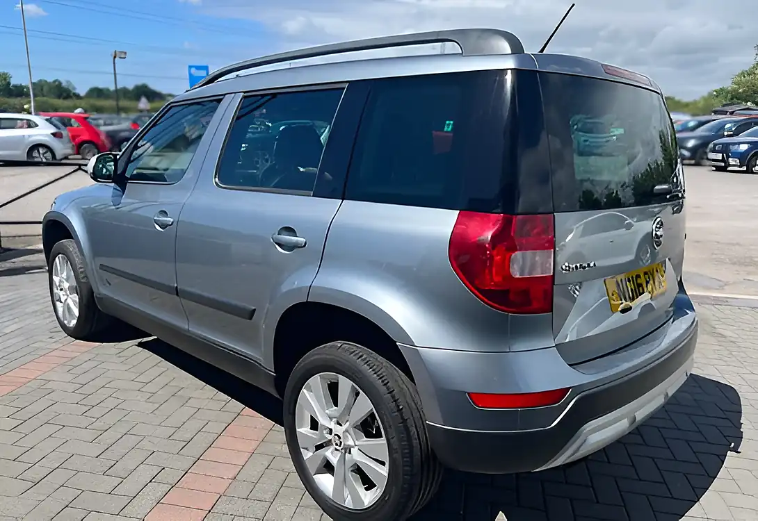 Used 2016 Skoda Yeti Outdoor Se L Business Grey Metallic - Interior and Exterior details 8