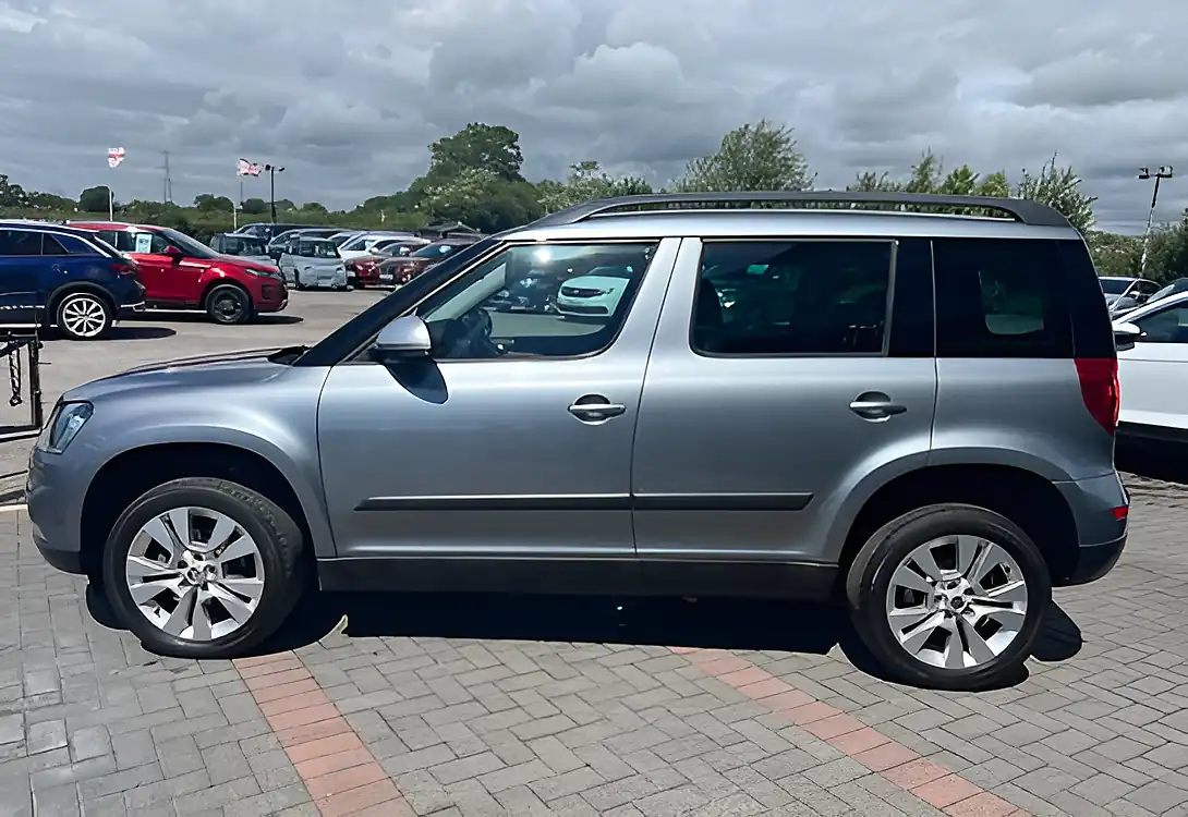 Used 2016 Skoda Yeti Outdoor Se L Business Grey Metallic - Interior and Exterior details 9