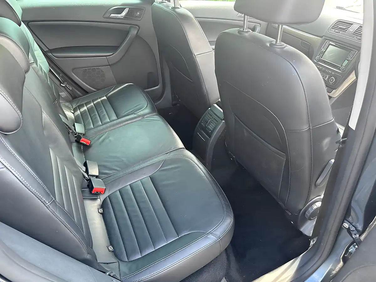 Used 2016 Skoda Yeti Outdoor Se L Grey - Interior and Exterior details 10