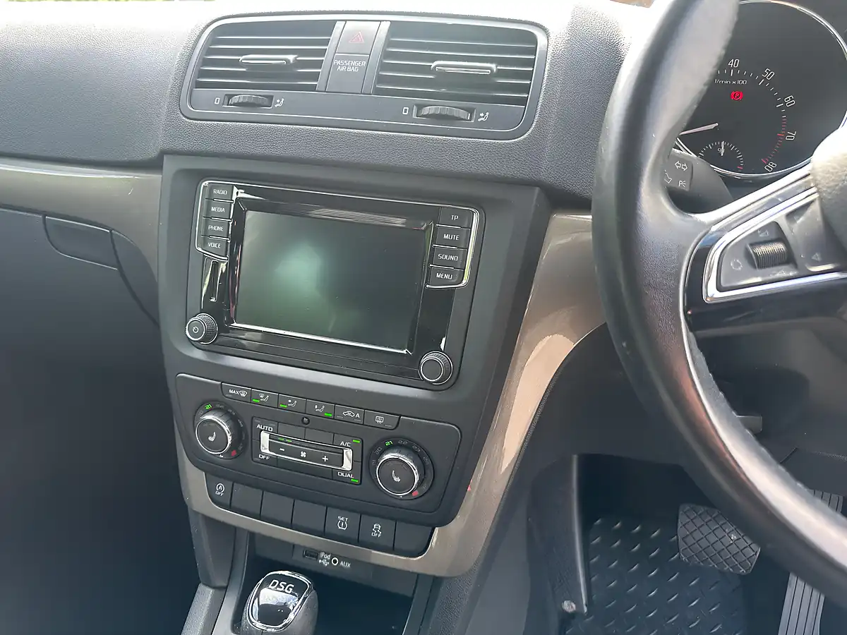 Used 2016 Skoda Yeti Outdoor Se L Grey - Interior and Exterior details 12