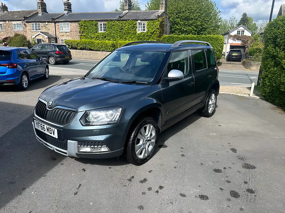 Used 2016 Skoda Yeti Outdoor Se L Grey - Interior and Exterior details 3
