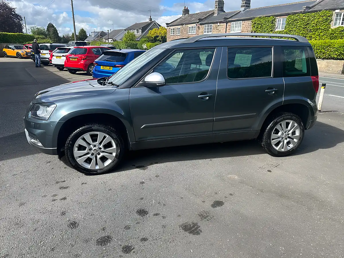 Used 2016 Skoda Yeti Outdoor Se L Grey - Interior and Exterior details 4