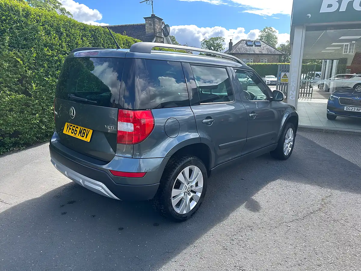 Used 2016 Skoda Yeti Outdoor Se L Grey - Interior and Exterior details 7