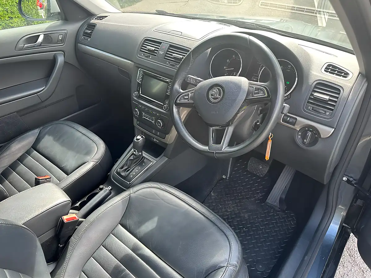 Used 2016 Skoda Yeti Outdoor Se L Grey - Interior and Exterior details 9