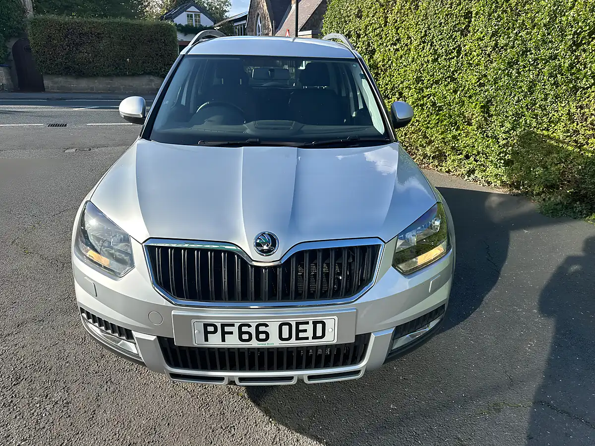 Used 2016 Skoda Yeti Outdoor Se Silver - Interior and Exterior details 2
