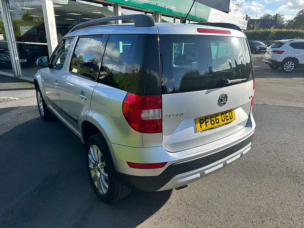 Used 2016 Skoda Yeti Outdoor Se Silver - Interior and Exterior details 5