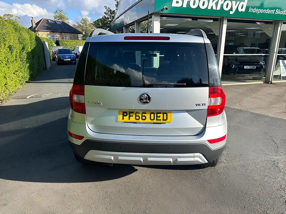 Used 2016 Skoda Yeti Outdoor Se Silver - Interior and Exterior details 6
