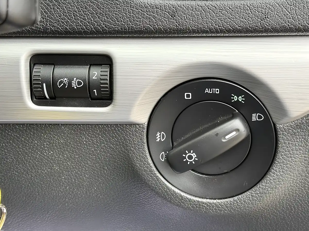Used 2016 Skoda Yeti Se Business Black - Interior and Exterior details 18