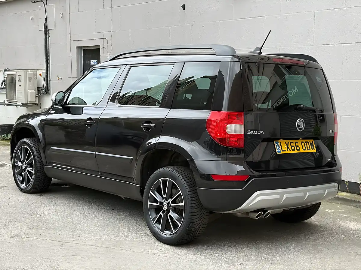 Used 2016 Skoda Yeti Se Business Black - Interior and Exterior details 3