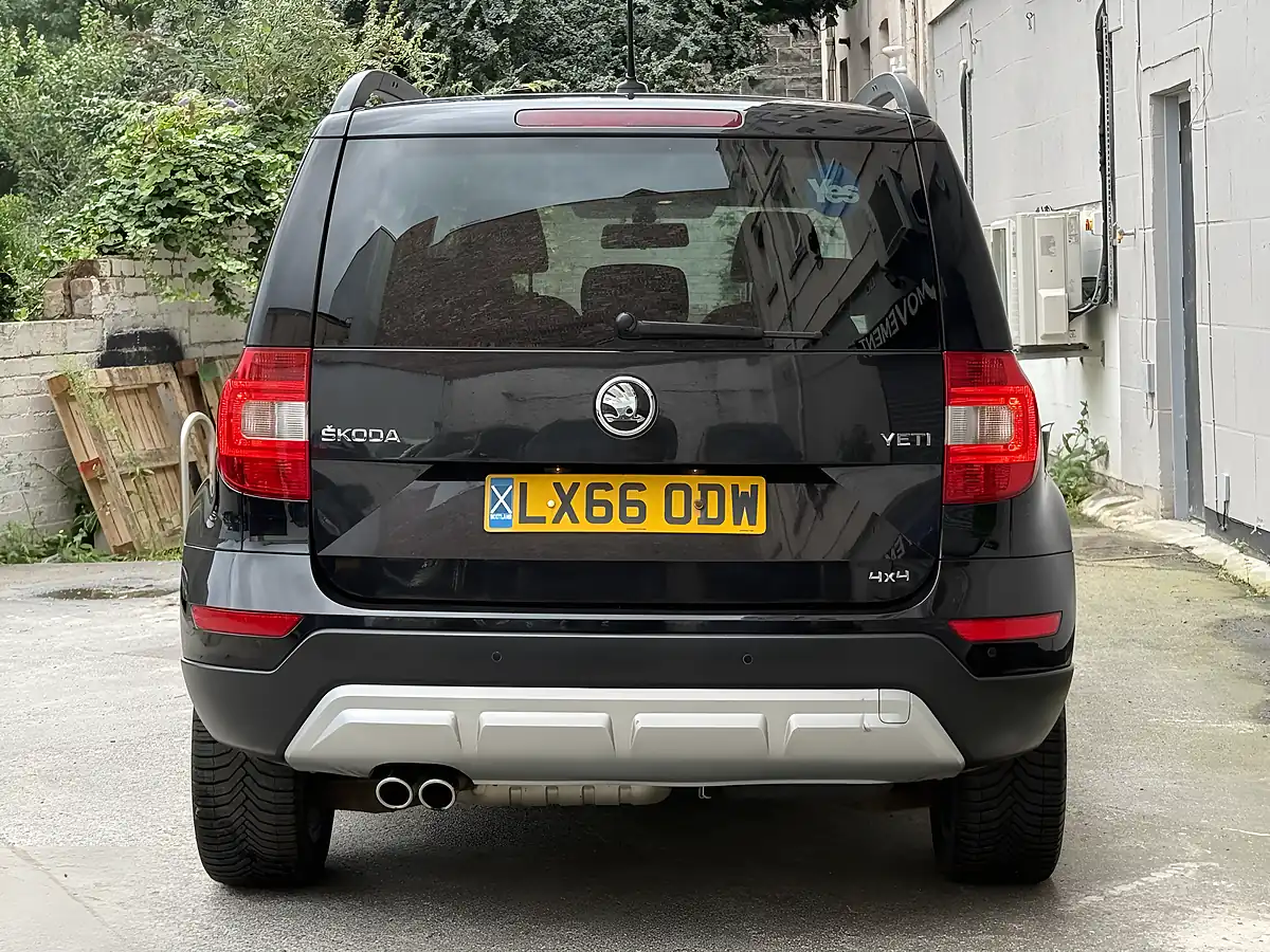 Used 2016 Skoda Yeti Se Business Black - Interior and Exterior details 8