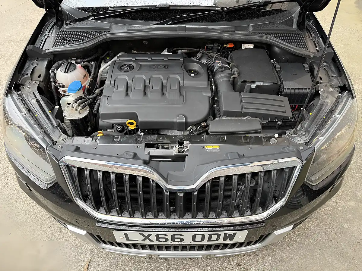 Used 2016 Skoda Yeti Se Business Black - Interior and Exterior details 9