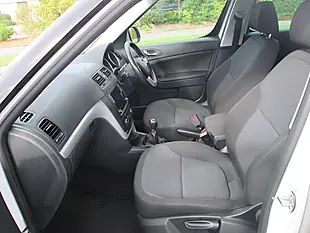Used 2016 Skoda Yeti Se Business White - Interior and Exterior details 10