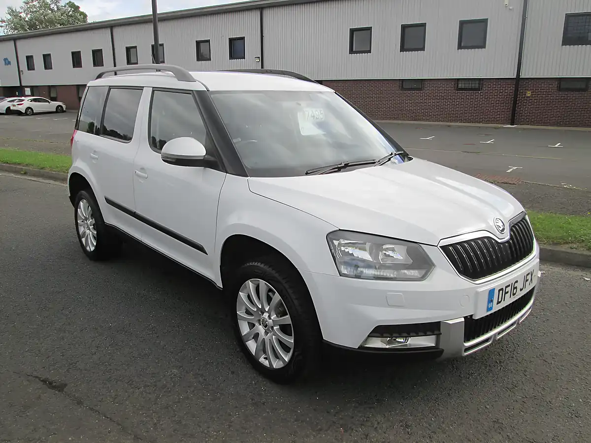 Used 2016 Skoda Yeti Se Business White - Interior and Exterior details 5