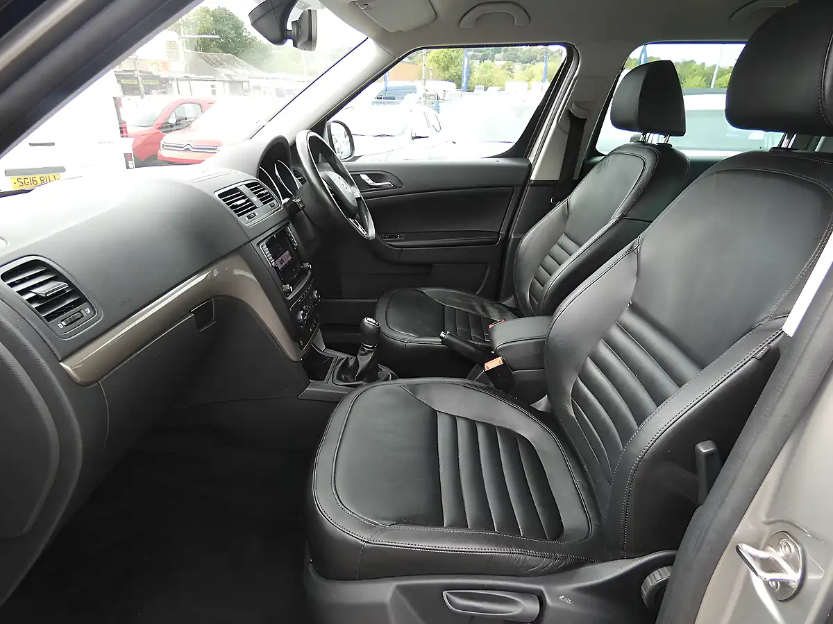 Used 2016 Skoda Yeti Se L Outdoor Beige - Interior and Exterior details 10