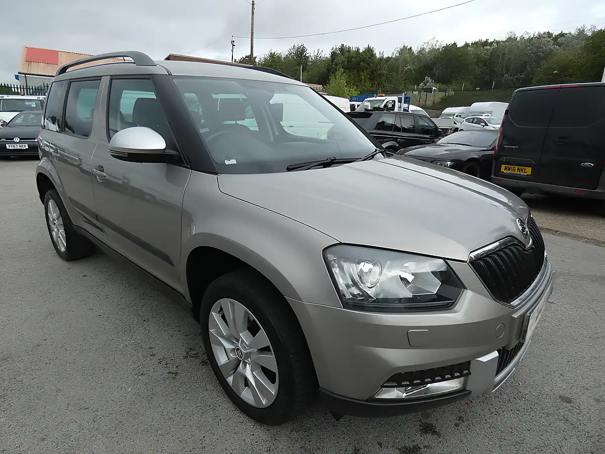 Used 2016 Skoda Yeti Se L Outdoor Beige - Interior and Exterior details 11