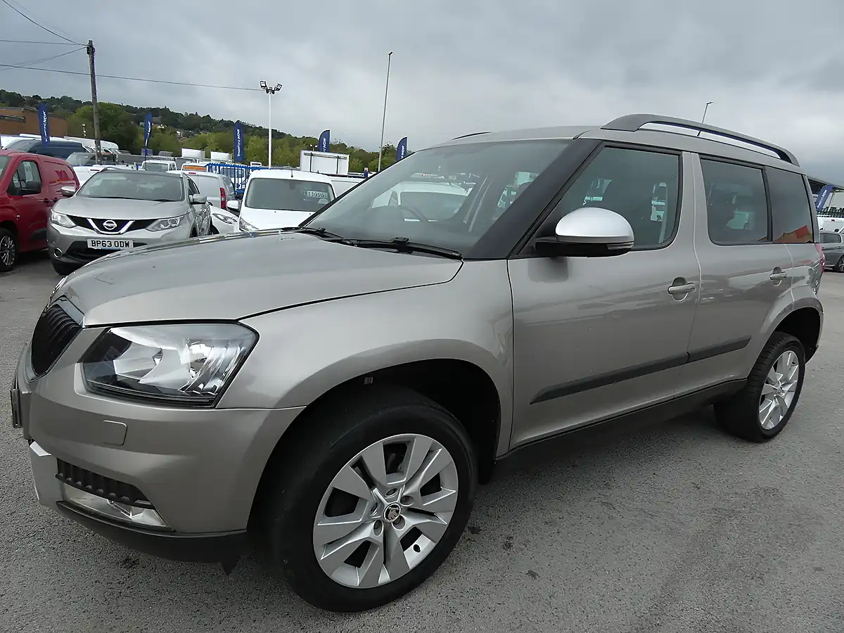 Used 2016 Skoda Yeti Se L Outdoor Beige - Interior and Exterior details 12
