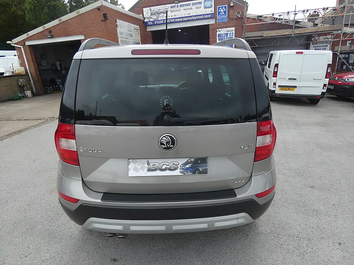 Used 2016 Skoda Yeti Se L Outdoor Beige - Interior and Exterior details 13