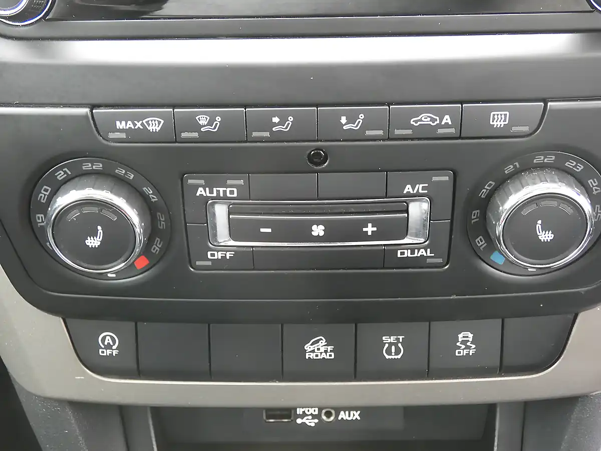Used 2016 Skoda Yeti Se L Outdoor Beige - Interior and Exterior details 17