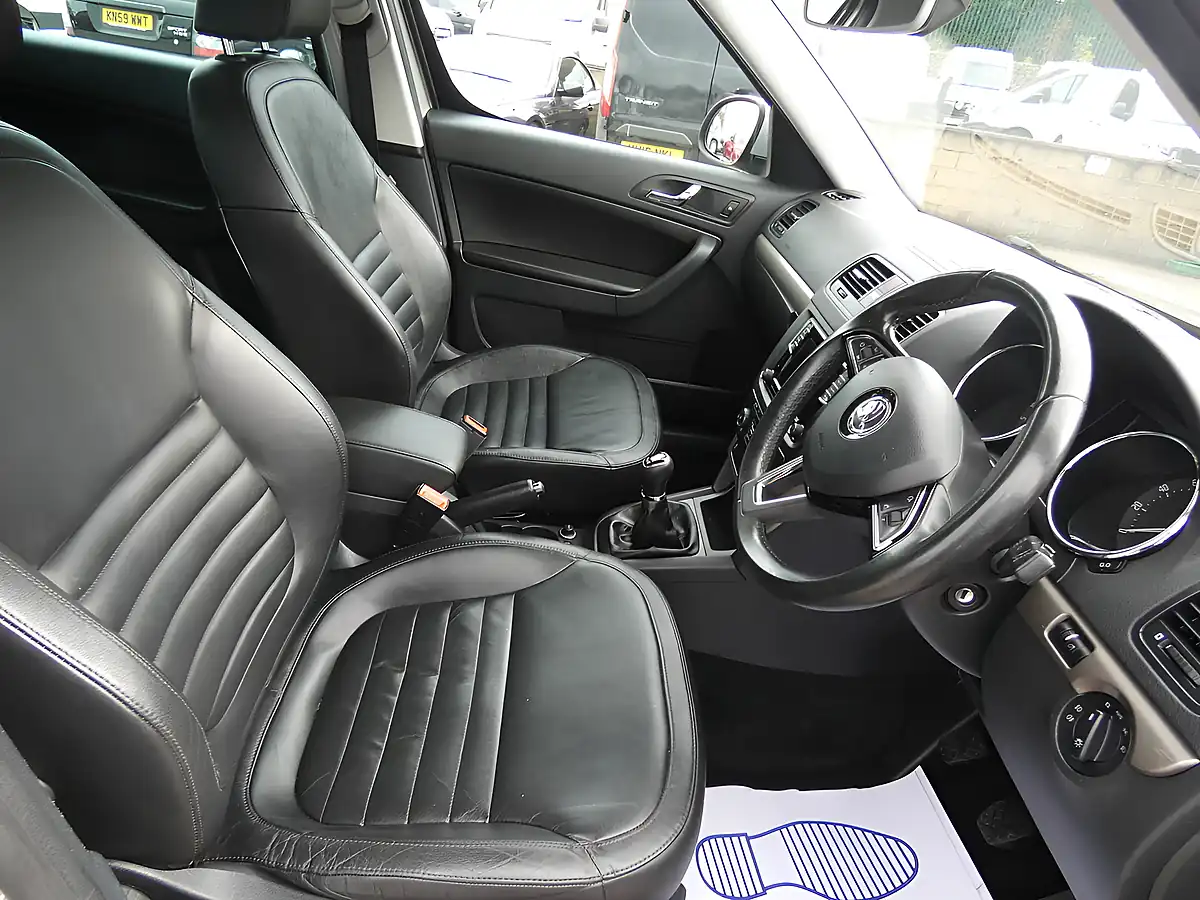 Used 2016 Skoda Yeti Se L Outdoor Beige - Interior and Exterior details 2