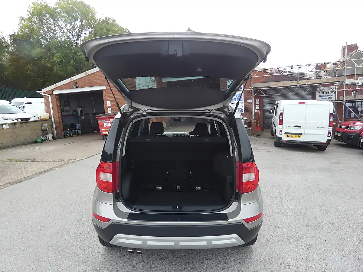 Used 2016 Skoda Yeti Se L Outdoor Beige - Interior and Exterior details 3