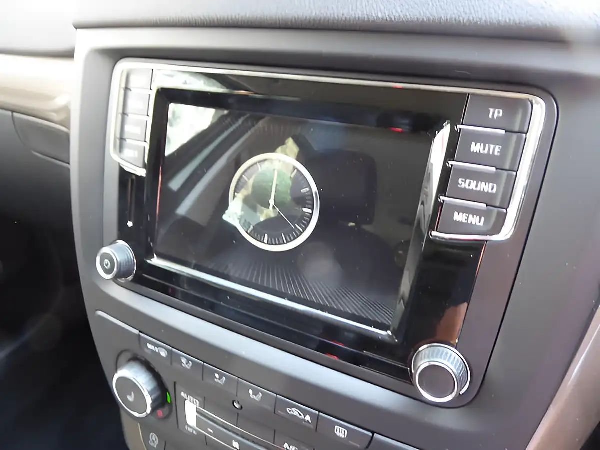 Used 2016 Skoda Yeti Se L Outdoor Green - Interior and Exterior details 12