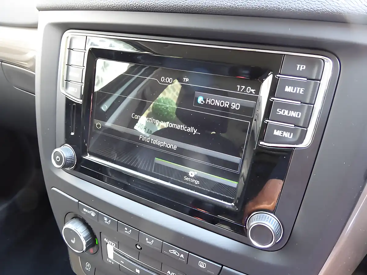 Used 2016 Skoda Yeti Se L Outdoor Green - Interior and Exterior details 13